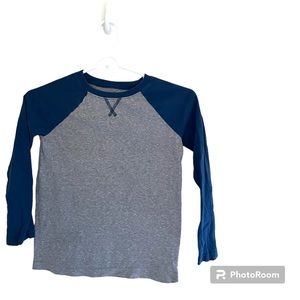 🔹JUMPING BEANS: Boy’s size 7, navy blue & gray long sleeve top, preowned🔹
